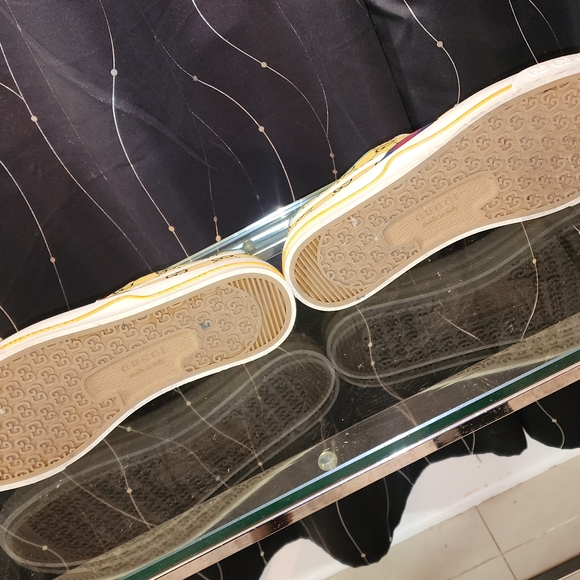 Gucci Yellow and Green Logo Sneakers - Picture 6 of 10